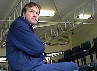 “Bão” tiêu cực bóng đá tràn tới nước Anh? - 2