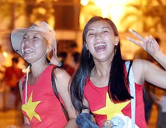 Người Việt có còn yêu bóng đá Việt? - 1 Người Việt có còn yêu bóng đá Việt? - 1