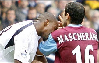 Tuyển thủ Anh chơi đòn… “cẩu xực” - 2 Tuyển thủ Anh chơi đòn… “cẩu xực” - 2