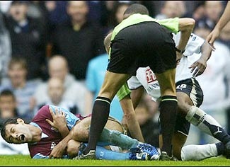 Tuyển thủ Anh chơi đòn… “cẩu xực” - 3 Tuyển thủ Anh chơi đòn… “cẩu xực” - 3