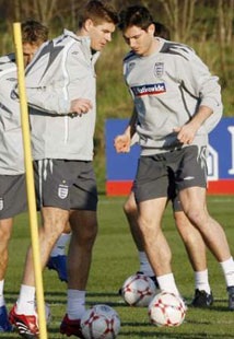 4-3-3, câu trả lời của McClaren! - 2 4-3-3, câu trả lời của McClaren! - 2