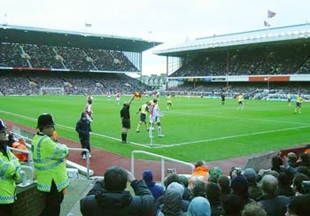 HLV Wenger: "Highbury có thể là lợi thế cho Real" - 1