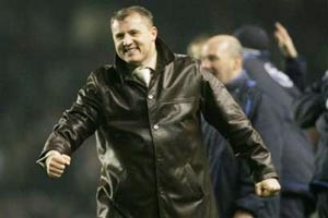 Cúp Liên đoàn: Roberts nhấn chìm Arsenal - 1