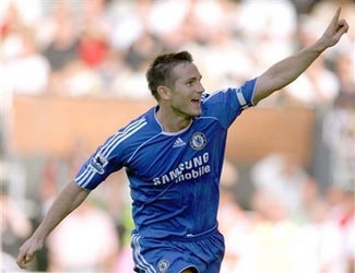 Lampard cứu Chelsea, Arsenal thắng dễ - 1