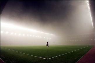 Bất bình vì bị hoãn thi đấu - 2