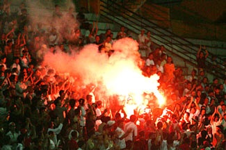 U21 Thái Lan làm loạn trên sân - 2