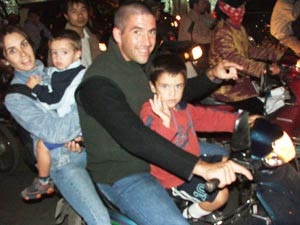 Cầu thủ “Tây rau muống” - 1