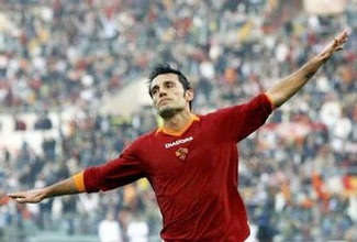 Đêm "kinh hoàng" tại thủ đô Roma! - 3