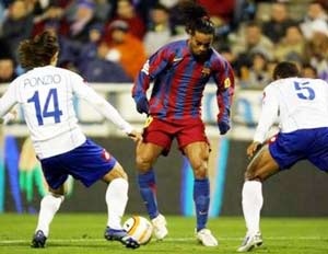 Thắng Zaragoza 2-0, Barca phục thù thành công - 2