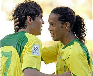 Ronaldinho xung đột với Rijkaard, Milan hí hửng - 1