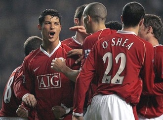 Đội hình tiêu biểu vòng 26 giải Ngoại hạng Anh - 2