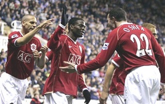 Nhập cuộc tuyệt vời, MU vẫn chỉ thắng "nhọc nhằn" Reading! - 2