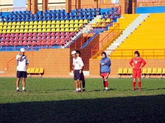 Tết này con không về...   - 1