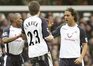 Căng thẳng White Hart Lane! - 1