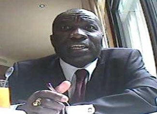 “Bão” tiêu cực bóng đá tràn tới nước Anh? - 6