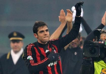 Quyền Chủ tịch Milan bị doạ giết vì định bán Kaka - 2 Quyền Chủ tịch Milan bị doạ giết vì định bán Kaka - 2