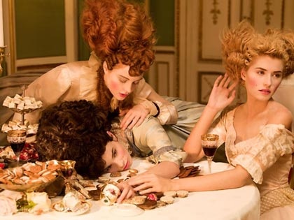 “Nữ hầu tước” Cora Schumacher nổi loạn - 11 “Nữ hầu tước” Cora Schumacher nổi loạn - 11