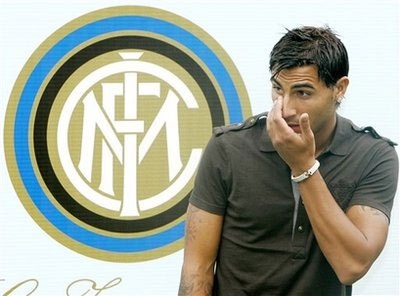 Một mình David Beckham là đủ? - 2