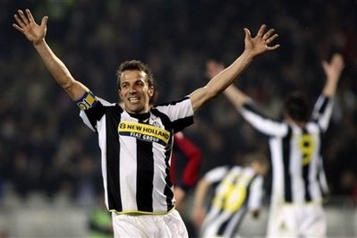 “Lão bà” Juventus trút hận lên Bologna - 3 “Lão bà” Juventus trút hận lên Bologna - 3