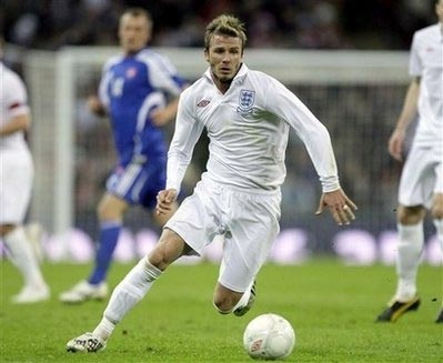 Beckham chính thức lập kỳ tích của bóng đá Anh - 1 Beckham chính thức lập kỳ tích của bóng đá Anh - 1