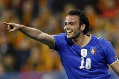 Italia thắng dễ dàng, Pháp chật vật giành 3 điểm - 2 Italia thắng dễ dàng, Pháp chật vật giành 3 điểm - 2