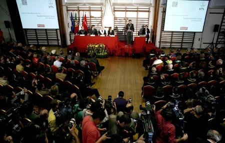 Mourinho được vinh danh Tiến sỹ danh dự - 2