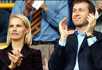 Ông chủ Chelsea Abramovich chuẩn bị ly dị vợ - 1