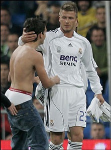 Beckham nhuộm tóc vàng hoe - 2 Beckham nhuộm tóc vàng hoe - 2