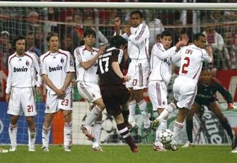 Hành trình tới Athens của Liverpool và Milan... - 3