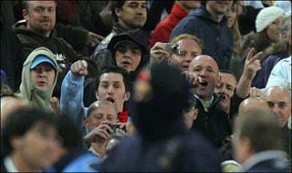 Báo chí Anh quyết không buông tha McClaren - 1 Báo chí Anh quyết không buông tha McClaren - 1