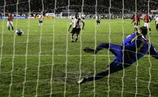 Romario đã có bàn thắng thứ 1000 trong sự nghiệp - 1 Romario đã có bàn thắng thứ 1000 trong sự nghiệp - 1