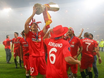 Hampden Park - Đêm của những “thợ cạo thành Sevilla” - 9 Hampden Park - Đêm của những “thợ cạo thành Sevilla” - 9