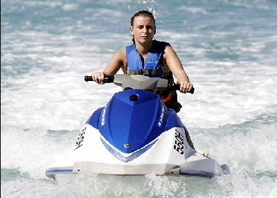 Coleen “trốn” Rooney đi tắm biển - 7 Coleen “trốn” Rooney đi tắm biển - 7