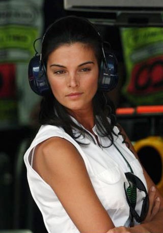 "Nửa kia" nóng bỏng của những ông hoàng tốc độ - 2 "Nửa kia" nóng bỏng của những ông hoàng tốc độ - 2