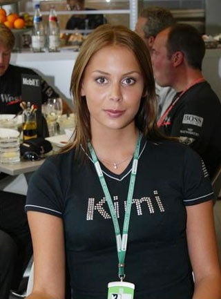 "Nửa kia" nóng bỏng của những ông hoàng tốc độ - 7 "Nửa kia" nóng bỏng của những ông hoàng tốc độ - 7