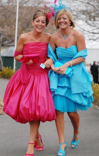 Vợ Gerrard xúng xính trong lễ hội Quý bà - 5