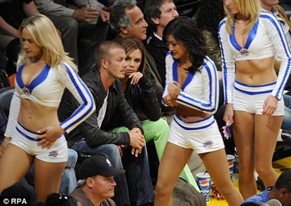 David Beckham bị vợ “kiểm soát” gắt gao  - 5
