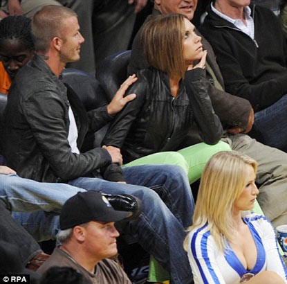 David Beckham bị vợ “kiểm soát” gắt gao  - 6