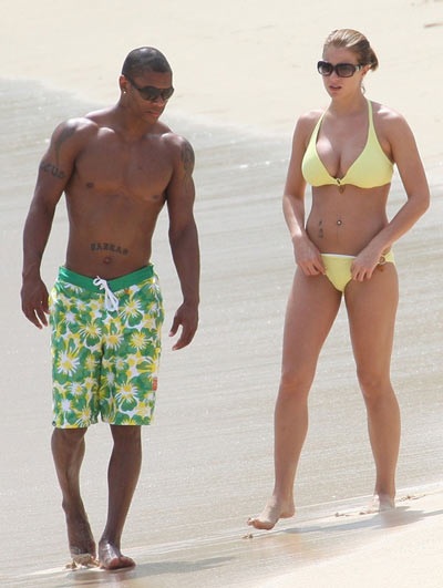 Marcus Bent tranh thủ nghỉ Hè với người đẹp Gemma - 4 Marcus Bent tranh thủ nghỉ Hè với người đẹp Gemma - 4