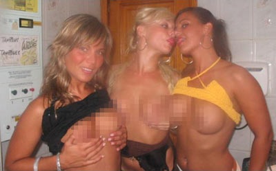 Bạn gái Ronaldo lại chụp ảnh khoe ngực - 3