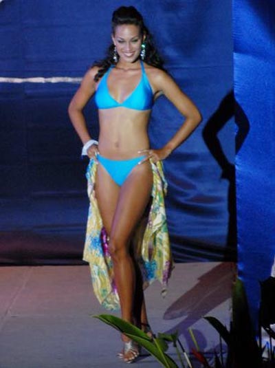 Bạn gái Hamilton trình diễn bikini kim cương - 2 Bạn gái Hamilton trình diễn bikini kim cương - 2