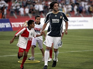 Real thi đấu giao hữu “Vì hòa bình” tại Israel - 5