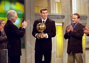 Những con số biết nói về tượng đài Zidane - 2