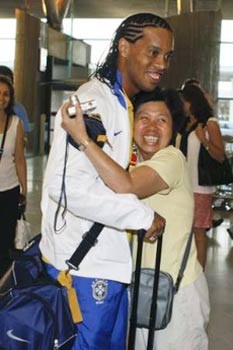 Olympic Brazil đặt chân tới đảo quốc Singapore - 10