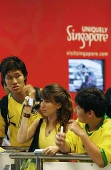 Olympic Brazil đặt chân tới đảo quốc Singapore - 2