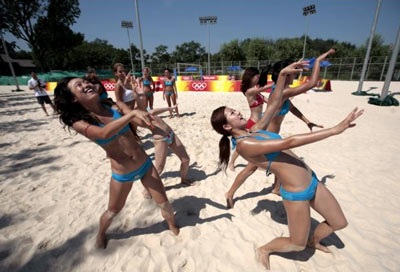 Hoạt náo viên bóng chuyền bãi biển Bắc Kinh 2008 - 8