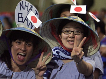 Nỗi buồn CĐV  xứ hoa Anh đào - 2