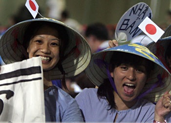 Nỗi buồn CĐV  xứ hoa Anh đào - 3