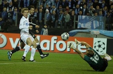 Thắng Zenit, Real ngồi đầu “Bảng tử thần” - 2