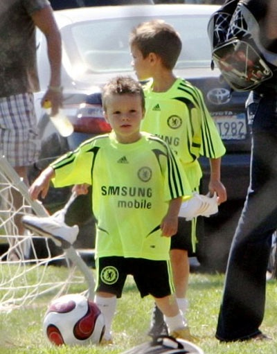 Quý tử nhà Beckham kết… Chelsea - 1 Quý tử nhà Beckham kết… Chelsea - 1
